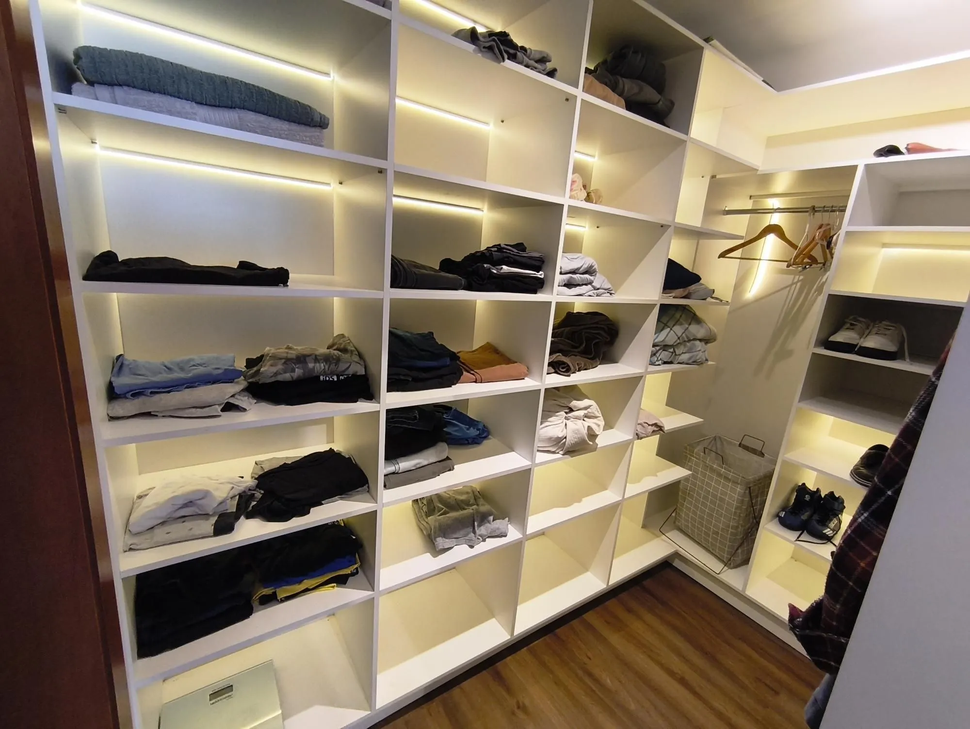 Imagem APARTAMENTO 2 DORMITÓRIOS COM 1 VAGA NO MENINO DEUS