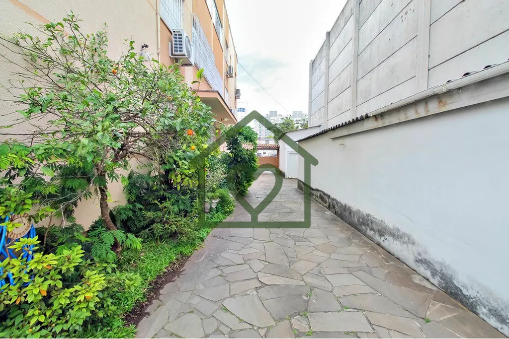 Imagem Este NÃO É um apartamento comum. Em um prédio de construção tradicional e sólida na Av. Otto N...