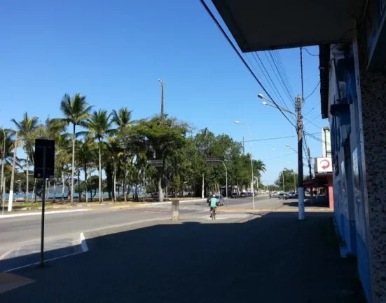 Imagem Apartamento com 03 dormitórios em prédio frente ao mar no Centro