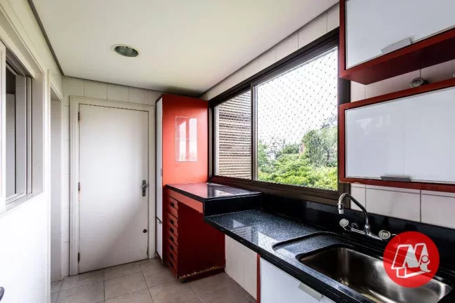 Imagem No bairro Petrópolis , 220 m², 3 suites, 4 vagas e infraestrutura.