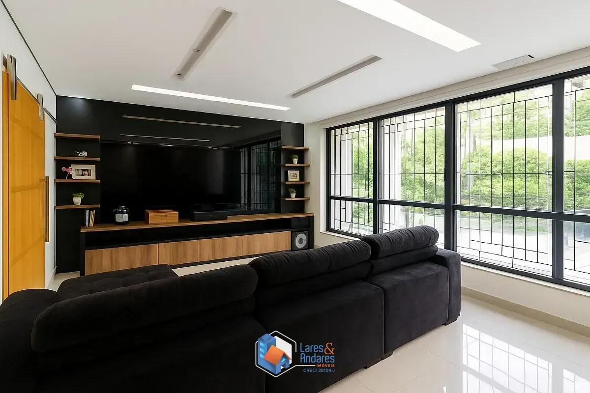 Foto do imóvel Sobrado para venda em Vila Madalena com 4 quartos, sendo 2 suítes, 299m² em Rua Simpatia
