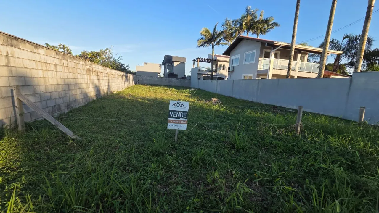 Imagem Terreno limpo e murado, com 384 m² e face norte, localizado em uma região consolidada e valorizada...