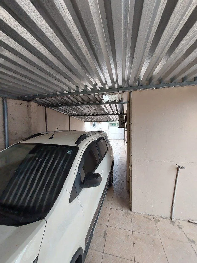 Imagem Casa para Venda - 184m², 3 dormitórios, sendo 1 suites, 4 vagas - Cristal