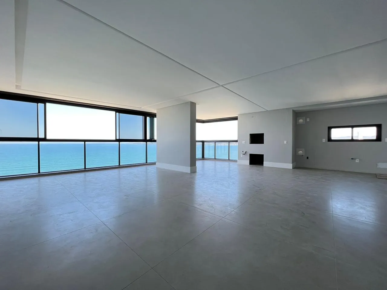 Imagem Apartamento com vista para o mar à venda com 200m2 por R$ 5.500.000,00