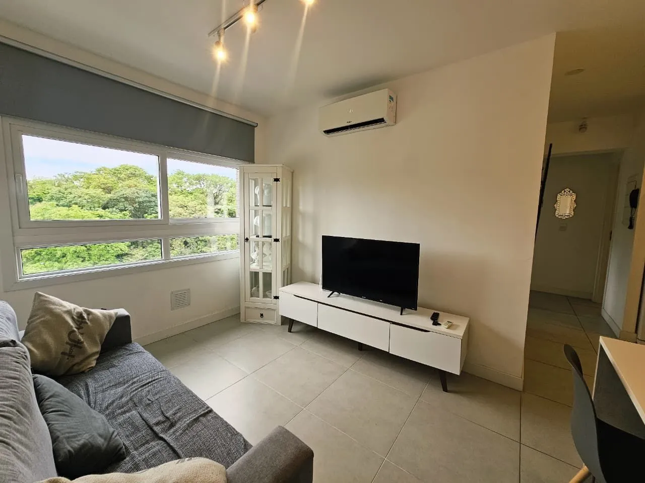 Apartamento mobiliado, 2 dormitórios, com vaga escriturada - Cidade Baixa