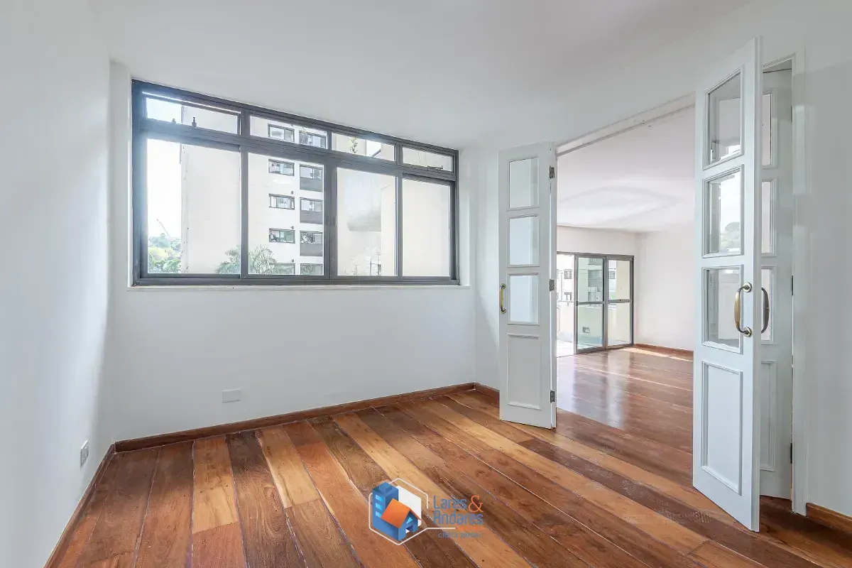 Imagem Apartamento para venda em Real Parque com 3 quartos, sendo 3 suítes, 240m²