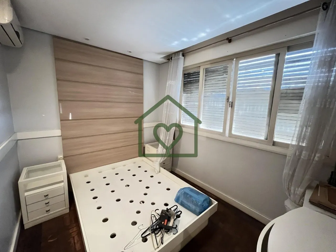 Imagem Apartamento à venda na Rua Silva Só, com 2 dormitórios, 2 banheiros (social e auxiliar), sala de ...