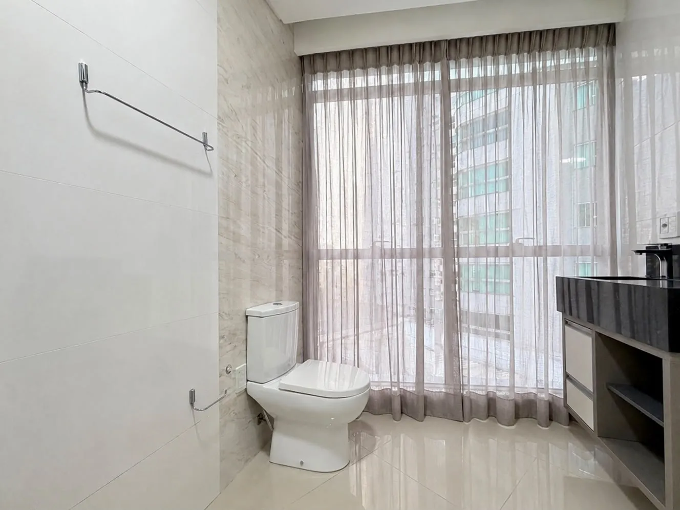 Imagem Apartamento com vista para o mar à venda com 220m2 por R$ 3.900.000,00
