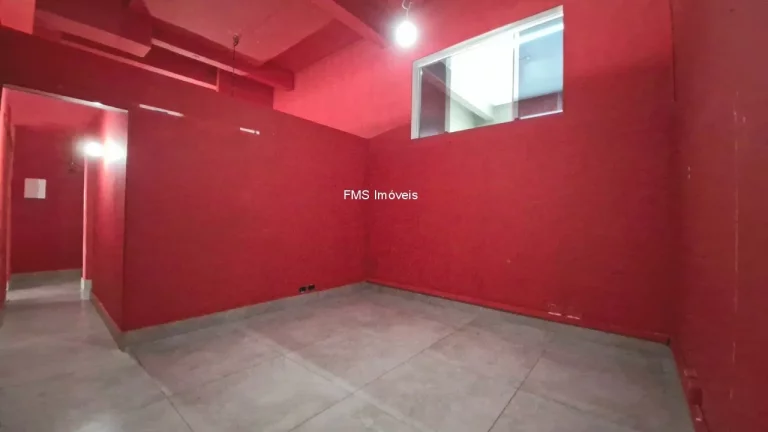 Imagem Loja com 180m2 em Pinheiros.