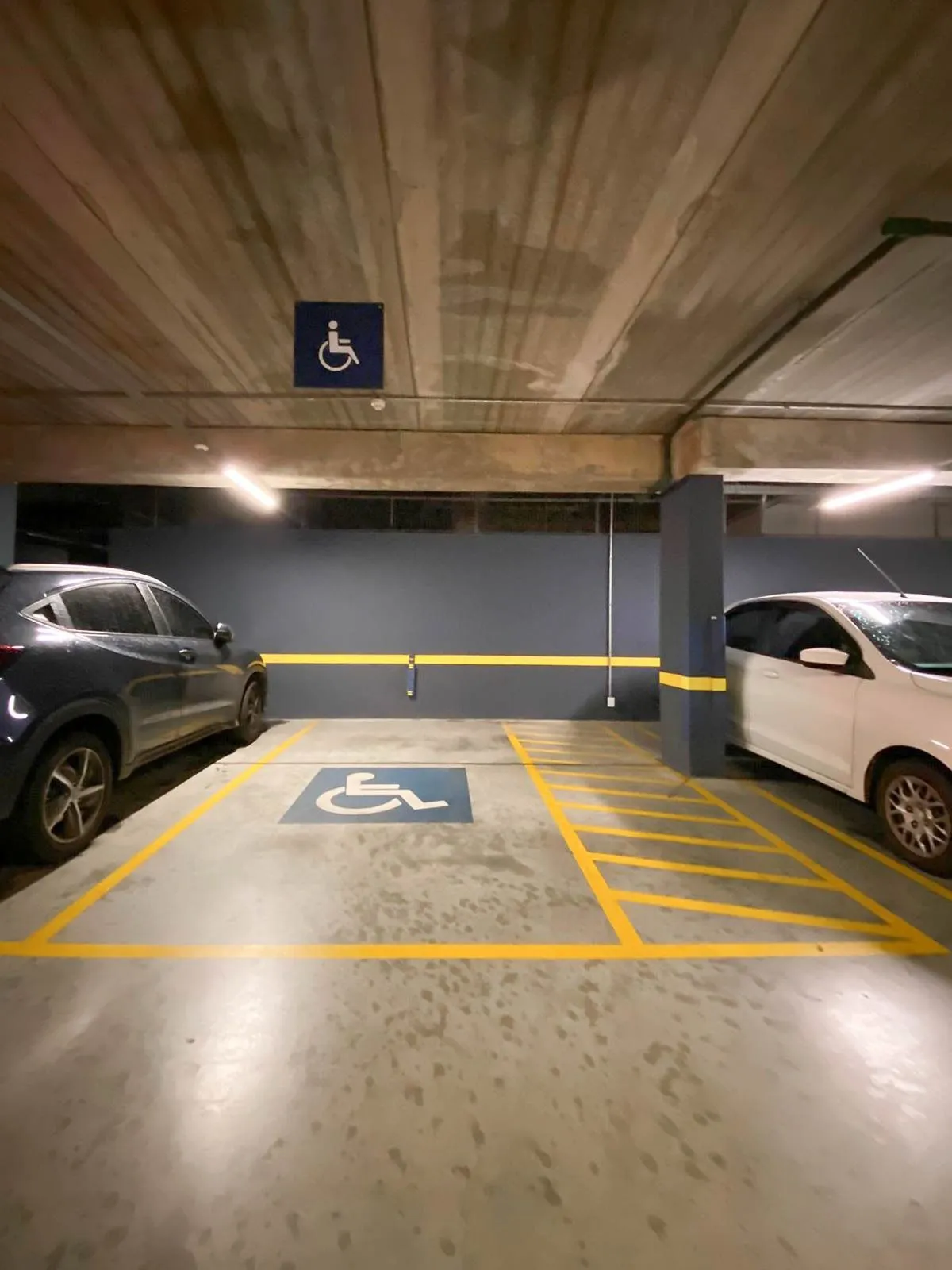 Imagem Apartamento semimobiliado, andar alto, com vista perene - Jardim Lindóia
