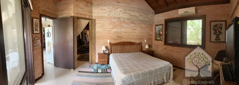 Imagem Casa rústica em condomínio fechado no Sambaqui