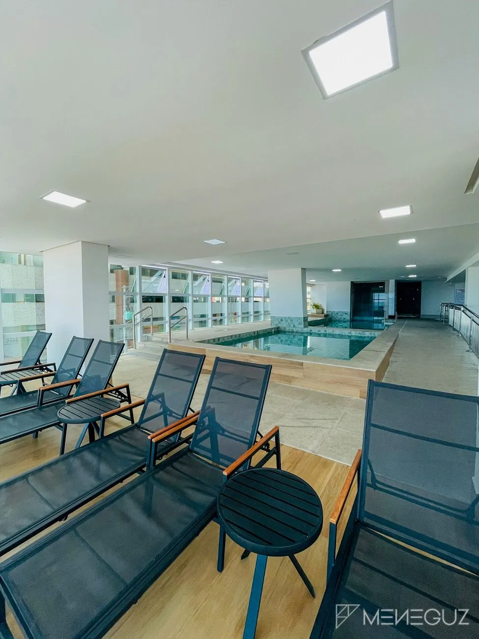 Imagem Apartamento Finamente Mobiliado Frente mar na Praia do Morro - Alto Padrão e Lazer Completo!