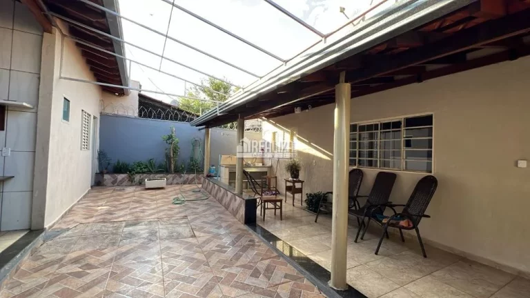 Imagem Casa à venda no bairro Jardim América, Uberaba - 4 dormitórios, área de lazer e churrasqueira!