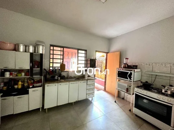 Imagem Casa à venda, 287 m² por R$ 598.000,00 - Parque das Flores - Goiânia/GO