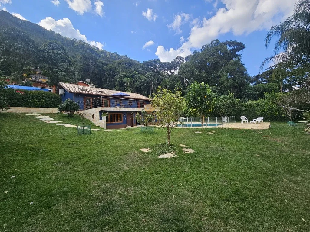 Imagem Casa em Condomínio para Venda em Teresópolis / RJ no bairro Cruzeiro