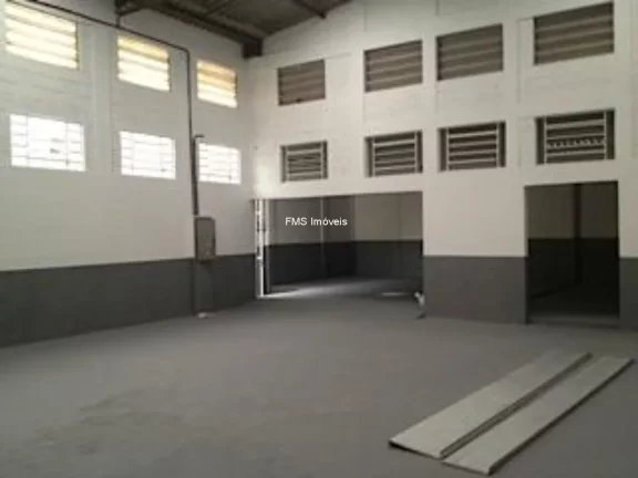 Imagem Galpão com 379m2 no Interlagos