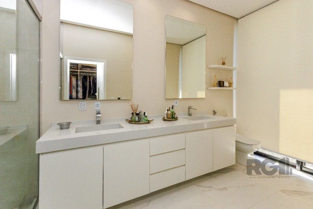 Imagem Casa térrea com piscina, no Condominio Terra Ville com 380,27m2 e 3 suites.