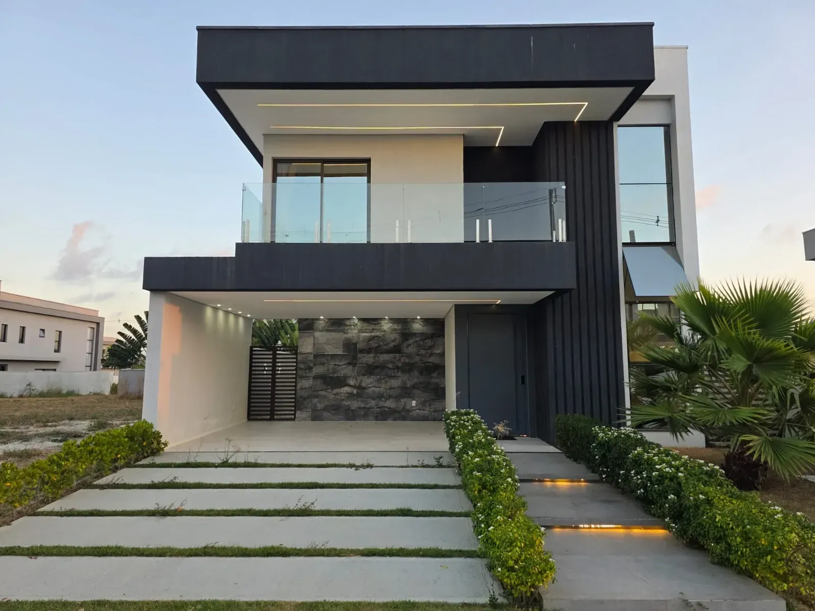 Imagem Casa de Condomínio com 3 Quartos à Venda, 195 m² em Cidade Alpha - Eusébio