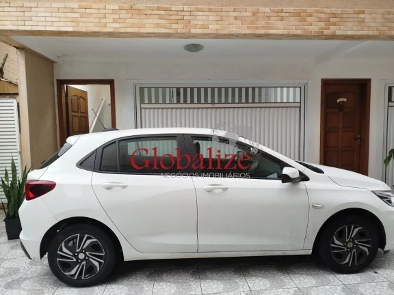 Imagem Sobrado com 3 banheiros, 1 social e 2 suítes com garagem privativa possui ar condicionado São Jorge -Santos R$425.000
