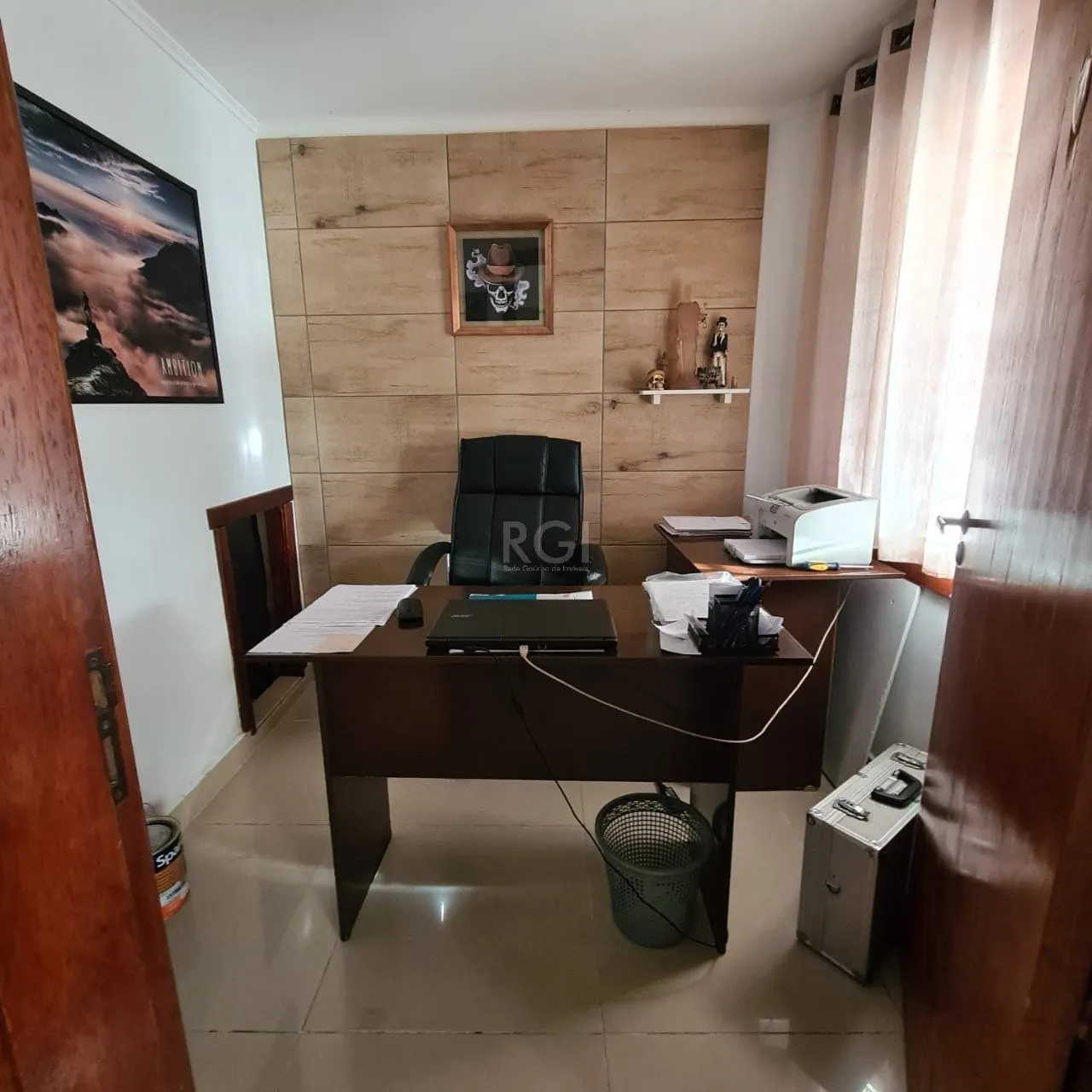 Imagem Casa no bairro Hípica - 4 dormitórios
