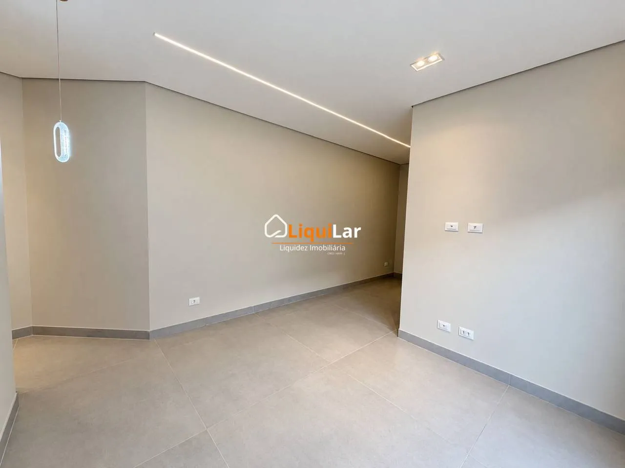 Imagem Casa Alto Padrão no Alphaville 3 com Escritório e Cozinha Separada