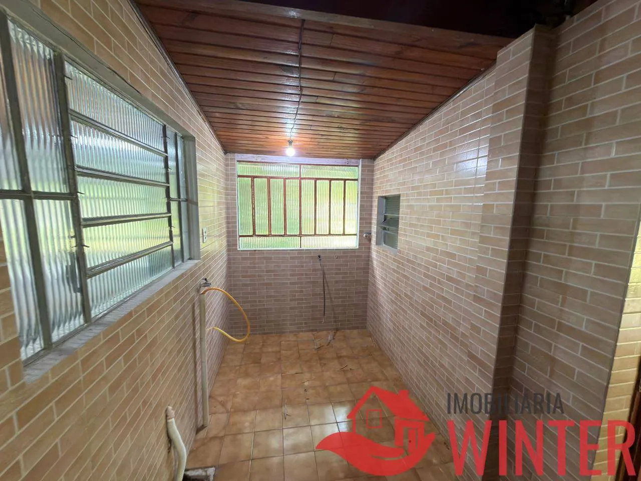 Imagem Imóvel com 2 casas e um galpão