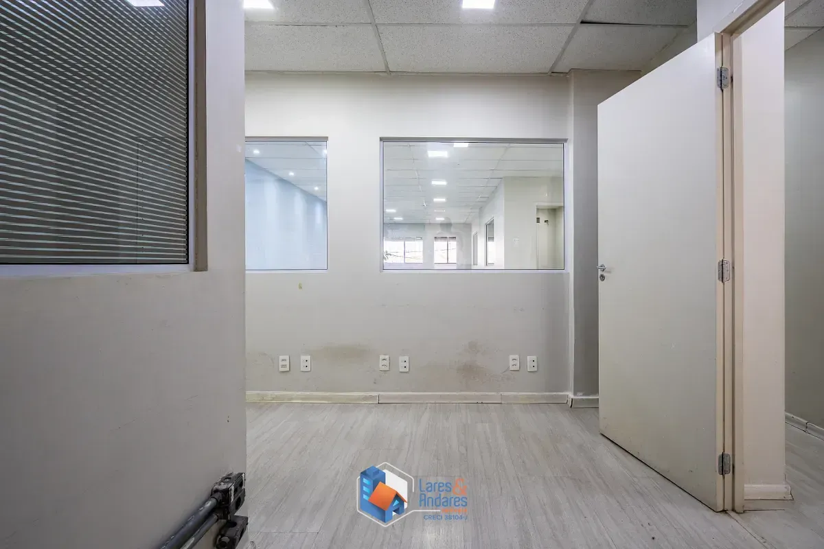 Imagem Casa comercial para venda em Cambuci, 619m²