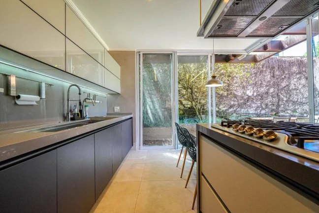 Imagem Casa com 4 Quartos à venda no Residencial Euroville - Carapicuíba/SP