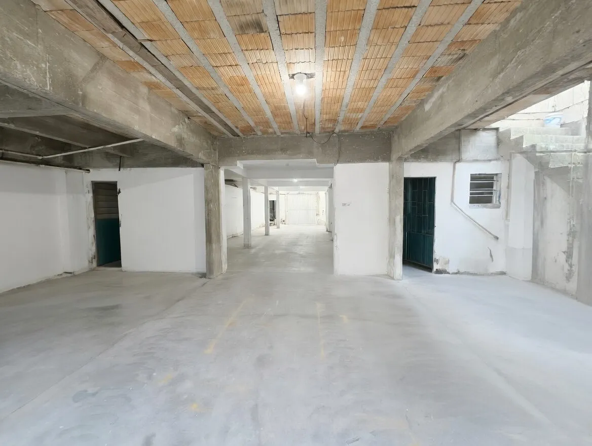 Imagem CASA RESIDENCIAL E COMERCIAL COM GALPÃO OTIMO PARA ESTACIONAMENTO, MORAR E TER SEU NEGOCIO NO MEMSO