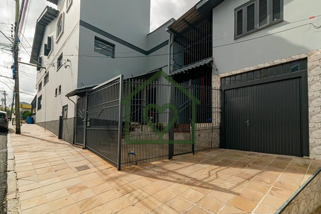 Imagem Apartamento no bairro de Jardim Sabará com área construída de 271 metros quadrados, são 14 cômo...
