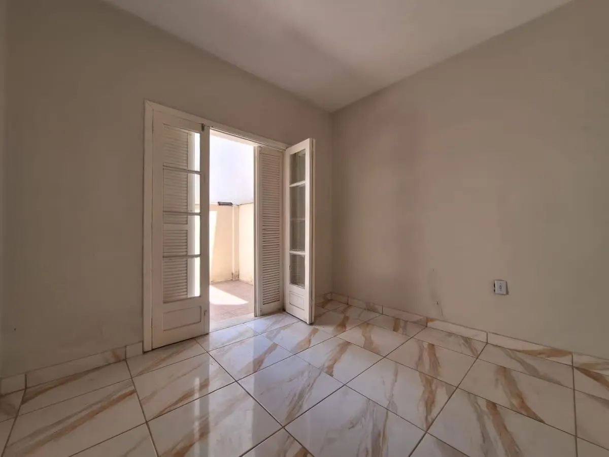 Imagem Apartamento de 2 dormitórios à venda em Praia de Belas, Porto Alegre.
