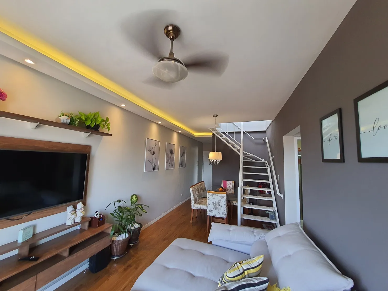 Imagem Apartamento duplex à Venda, Parque São Domingos, Pindamonhangaba, SP