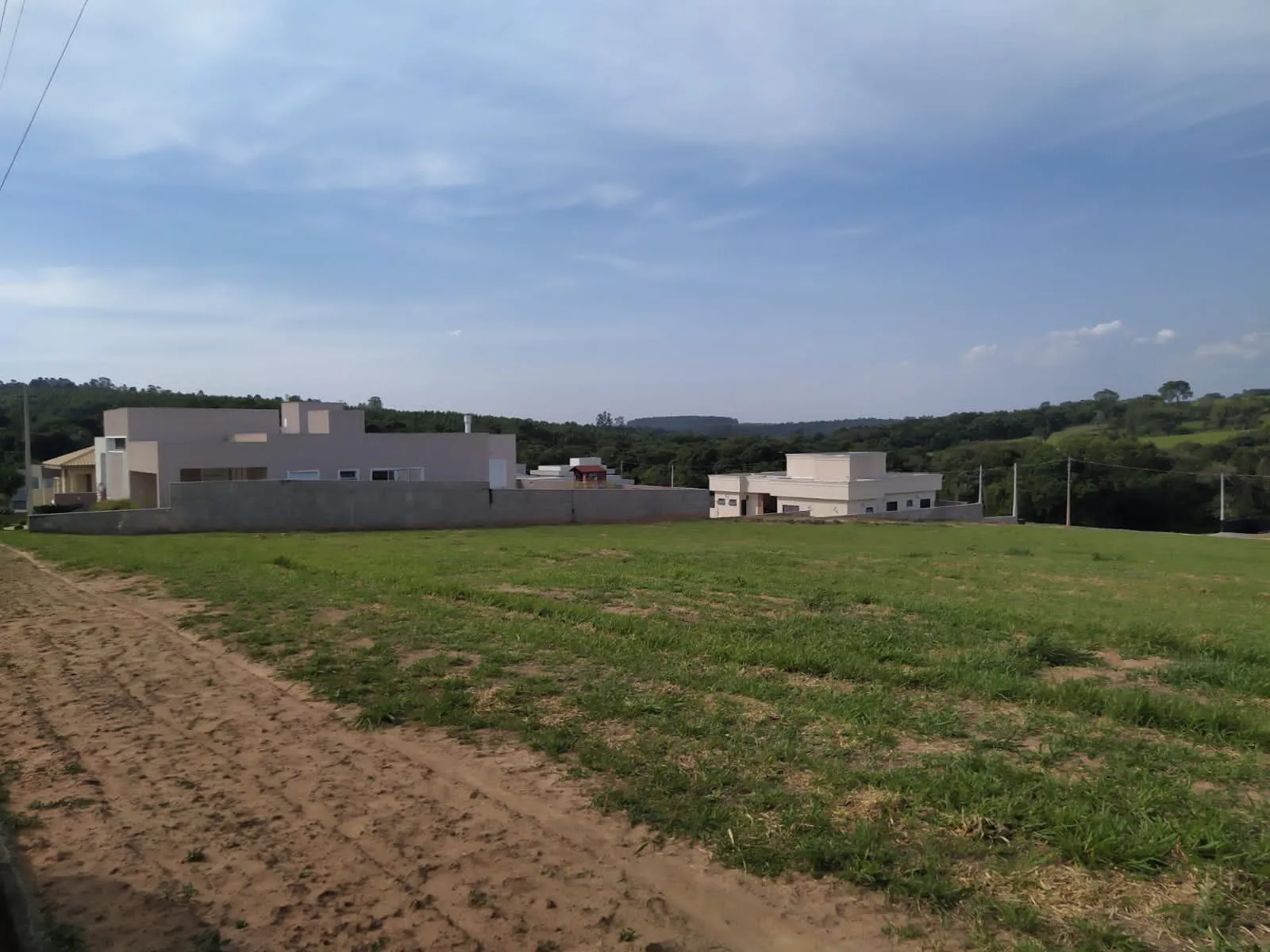 Imagem Oportunidade Única! Terreno de 1000m² no Condomínio Village Ipanema II