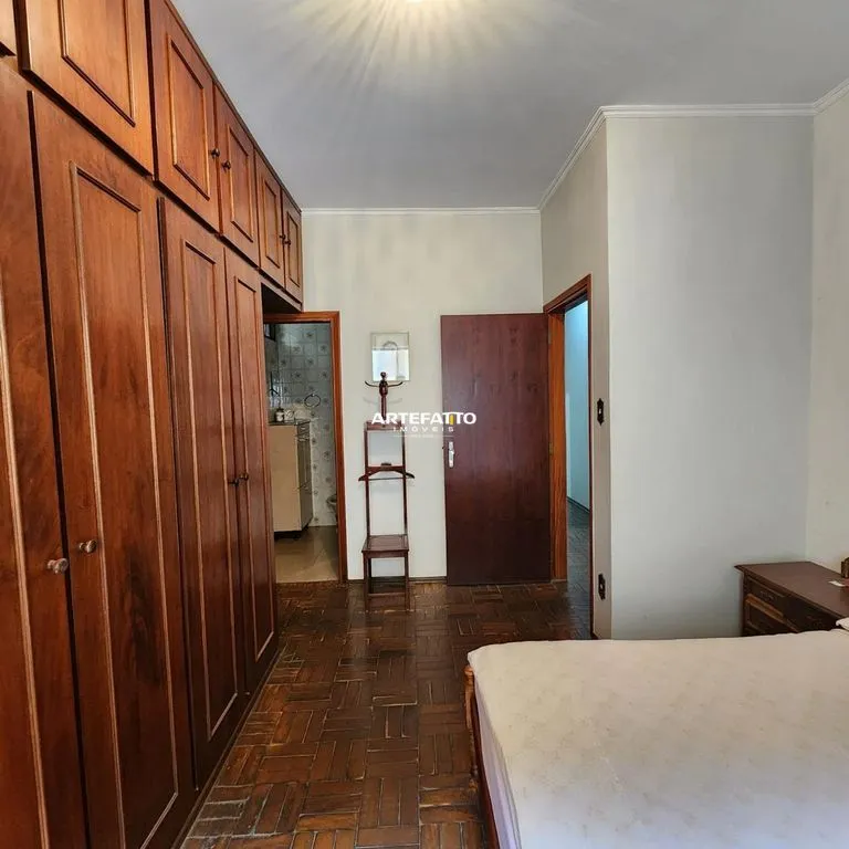 Imagem Casa na Avenida Santa Cruz para comércio