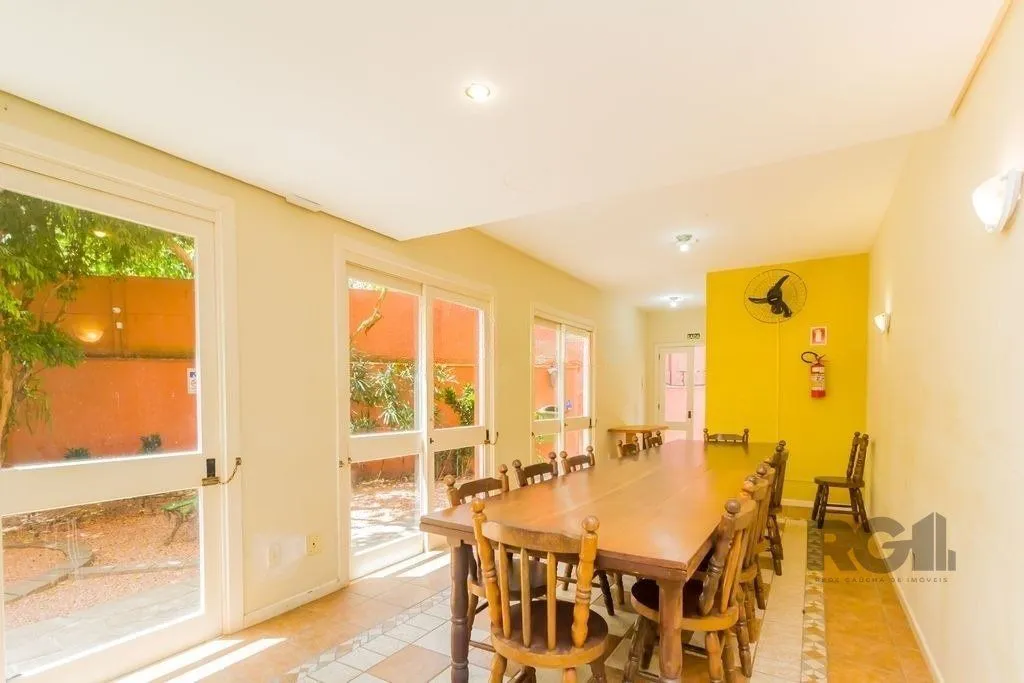 Imagem Casa em condomínio 110m² - 3 dormitórios sendo 1 suíte e 1 vaga de garagem no bairro Teresópolis