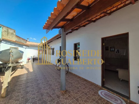 Imagem Belíssima Casa 2 dormitórios e Edícula a Apenas 500m da Praia de Massaguaçu