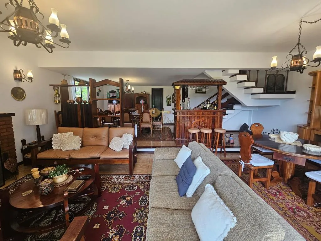 Imagem Casa em Condomínio para Venda em Teresópolis / RJ no bairro Granja Guarani