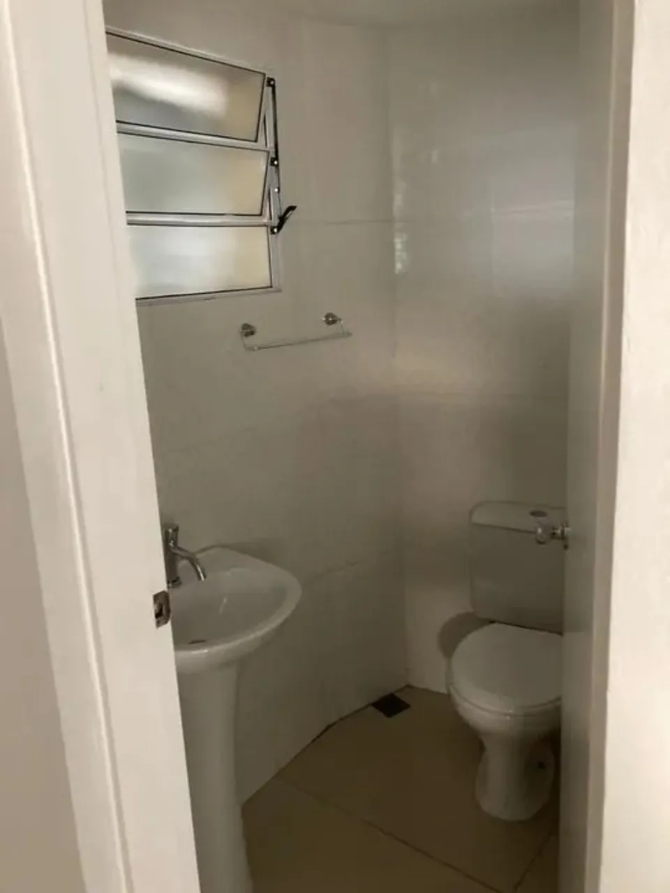 Imagem Galpão Comercial para Locação em Sorocaba-SP, Jardim Bertanha - 1 Sala, 1 Banheiro, 230m² de Área!