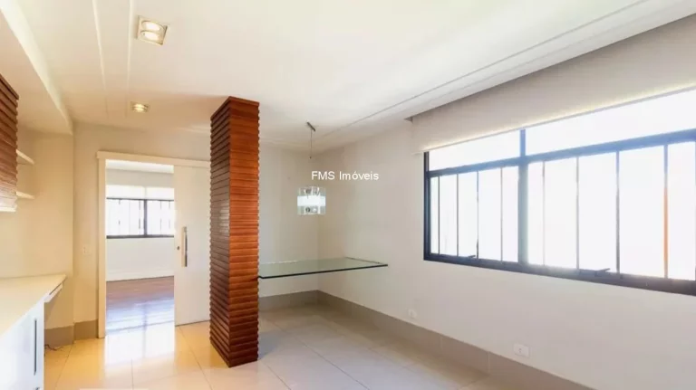 Imagem Imperdível! Apartamento de Luxo em Moema, São Paulo-SP: 3 quartos, 3 suítes, 3 banheiros, 4 vagas de garagem, 230m² de área