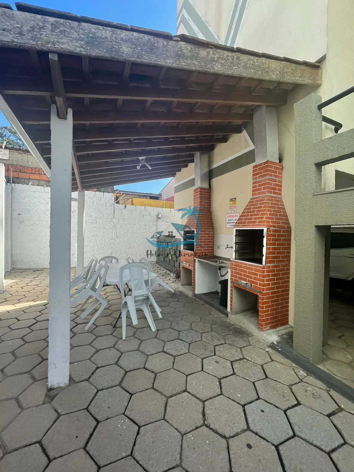 Imagem Apartamento triplex mobiliado com 3 dormitórios à venda no Itaguá em Ubatuba