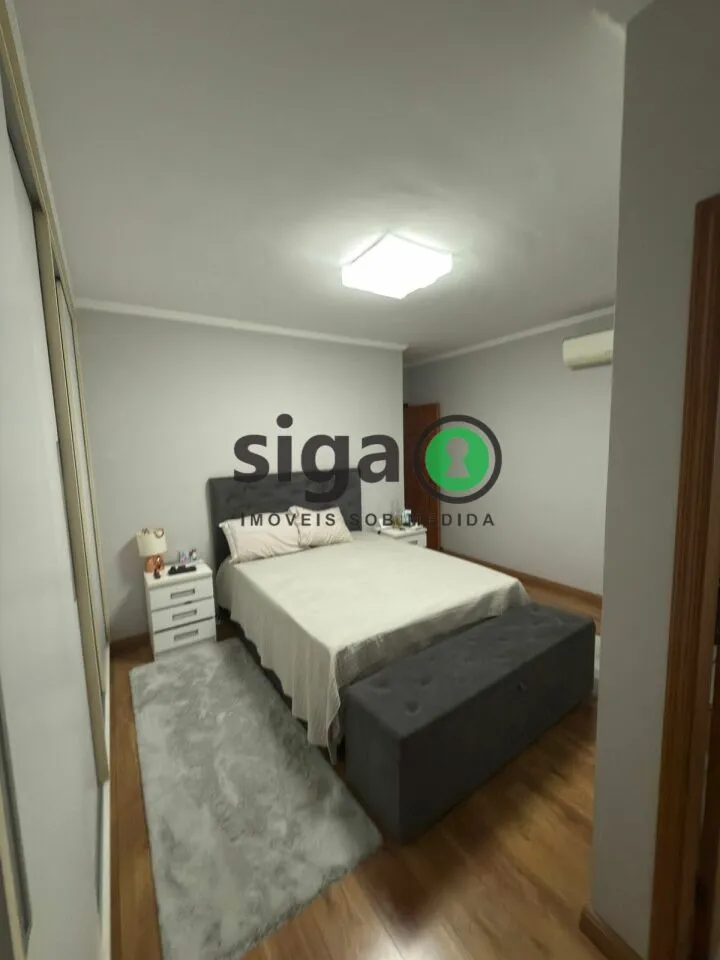 Imagem Sobrado de Alto Padrão na Penha - 3 Suítes - 4 Vagas - Autossuficiente em Energia