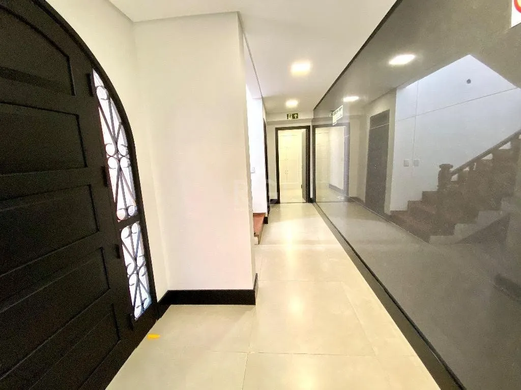 Imagem Excelente Casa Comercial Reformada Para comprar - Partenon - Porto Alegre/RS