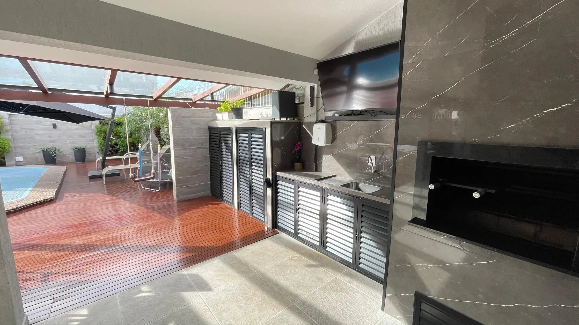 Imagem Casa com Piscina Aquecida e Energia Solar