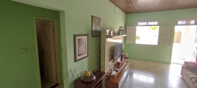 Imagem Casa TÉRREA com Piscina em via Pública à venda na Aruana, Aracaju/SE.
