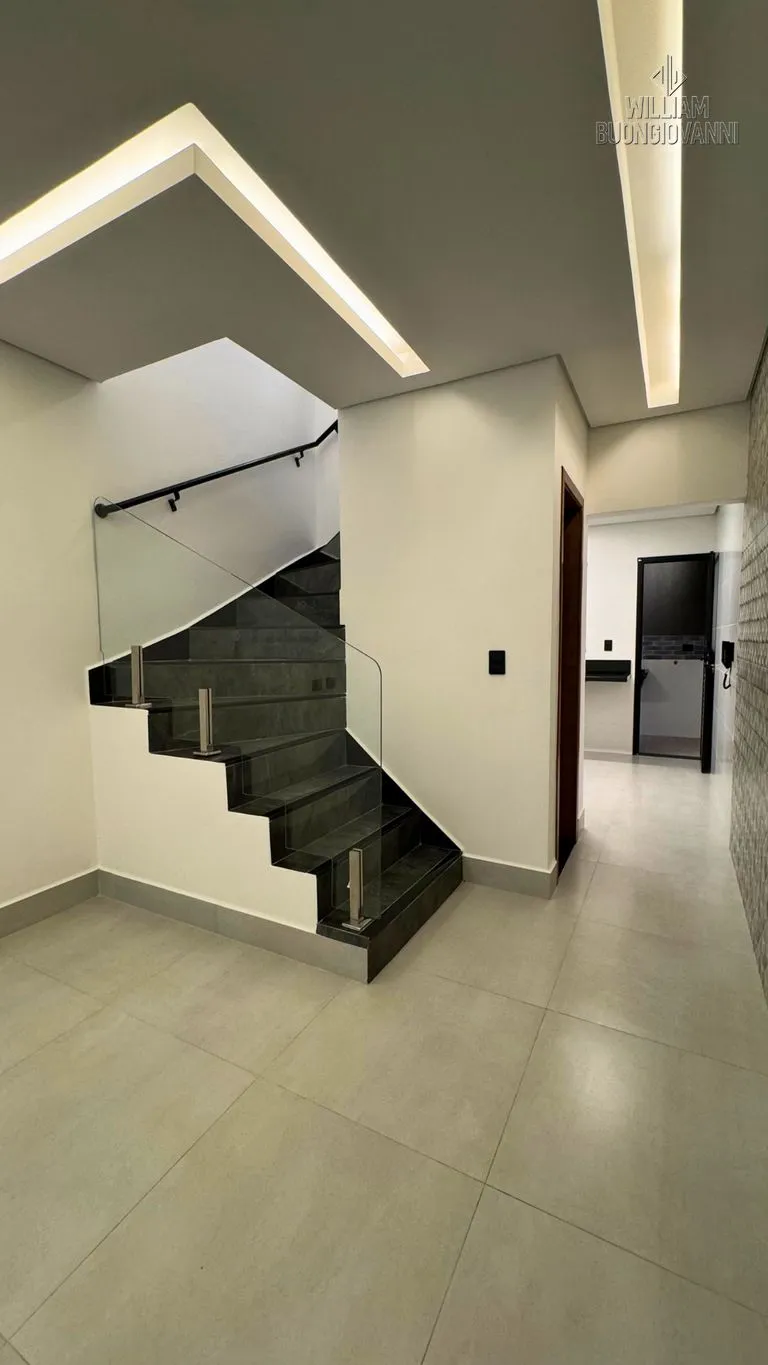 Imagem Sobrado 2 Dormitórios com Quintal - 63m²