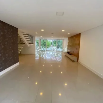 Imagem Casa à venda em Condomínio Brooklin *425m² privativos *Living com ambientes integrados *Lareira *...