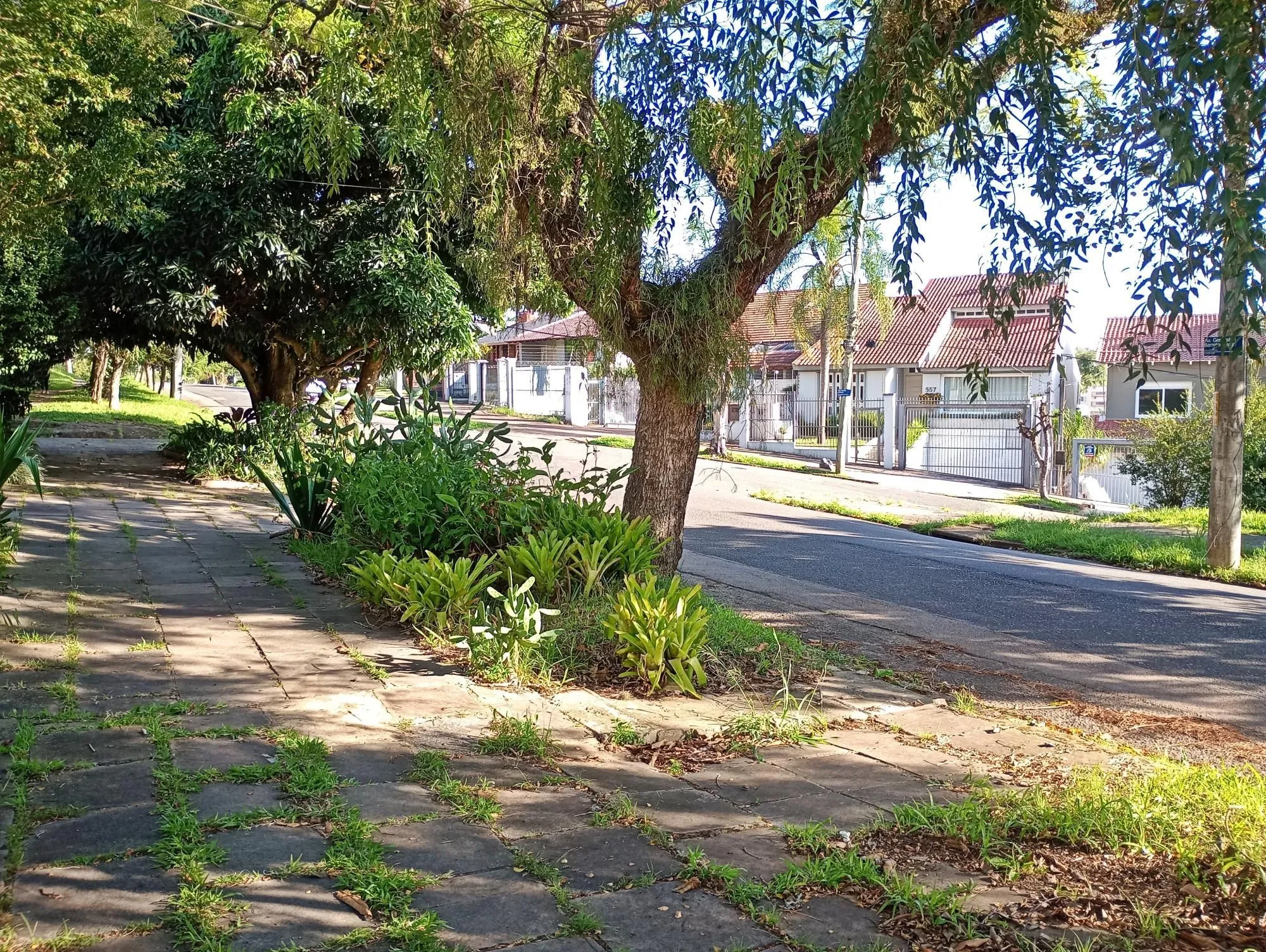 Imagem Casa com 3 suítes próxima ao Iguatemi e Parque Germânia