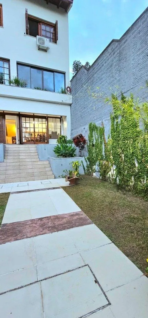 Imagem Casa para Venda - 350m², 5 dormitórios, sendo 1 suite, 6vagas - Cristal