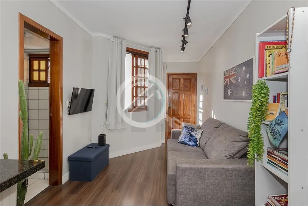 Imagem Apartamento de 1 dormitório na Cidade Baixa, região central de Porto Alegre. Imóvel de fundos, si...