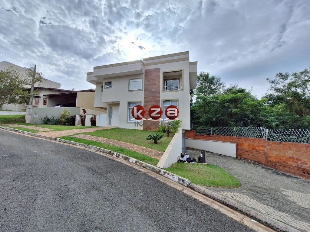 Imagem Casa em condomínio exclusivo em Valinhos-SP, 3 quartos, 3 suítes, 2 salas, 4 banheiros, 245,98 m² de área.